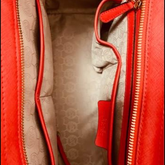 Michael Kors Tote in Mint Condition - Picture 5 of 7